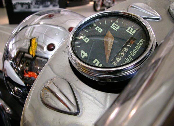Спидометр мотоцикла Harley-Davidson KHK