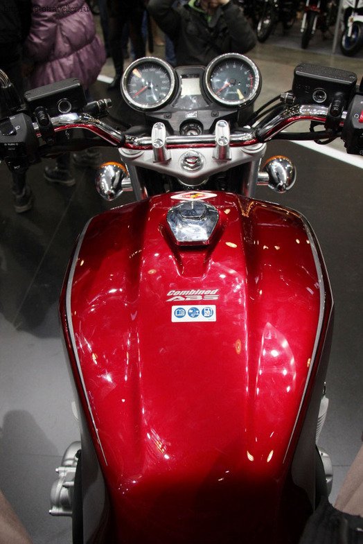 Бензобак мотоцикла Honda cb 1000