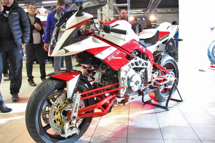 IMIS-2013 мотоцикл с маятниковой передней подвеской bimota tesi